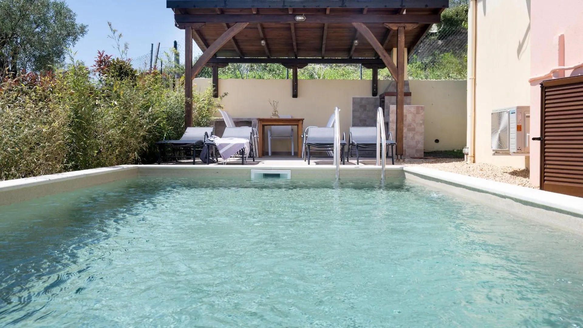 Apartment Aether & Gaia Seaview Villas, Agios Nikolaos #Feelslikehome Akti Salonikiou Griechenland